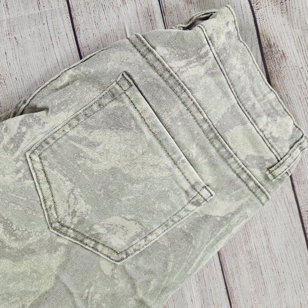 LOGO Printed Boyfriend Jean - Picture 9 of 9